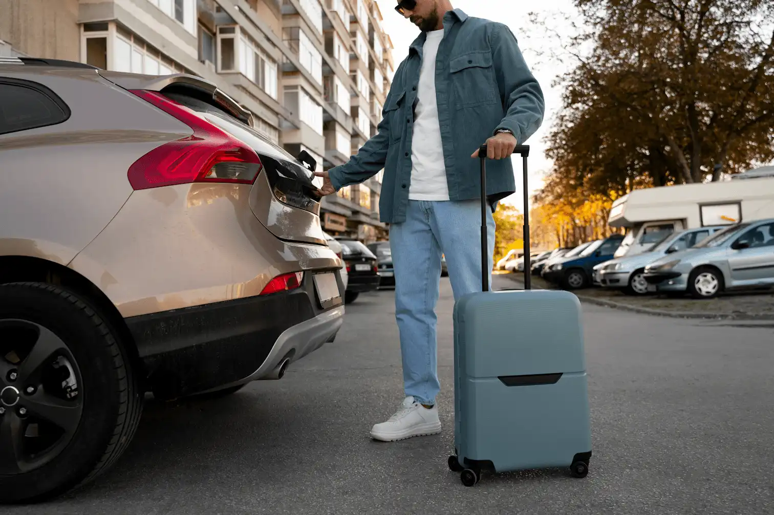 Taxis to London | Cheap Local Minicabs Cars - Airport Transfers Cabs Near Me,cheapest,phone,numbers,book,best,price,online,quote,services,Company,companies,24/7,fixed,cab,car,app